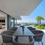 Superb Meliora Villa *