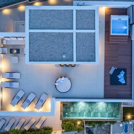 Superb Meliora Villa *