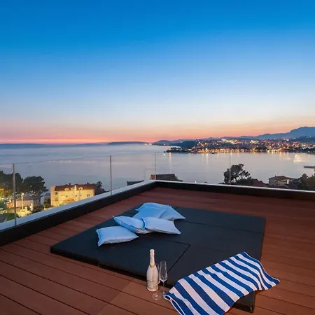 Superb Meliora Villa